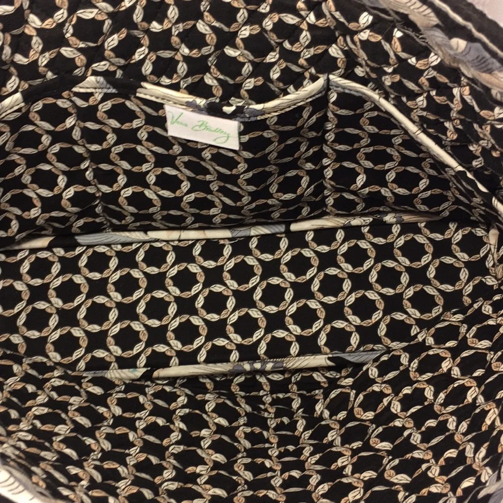 Vera Bradley large bag hardly used (if ever) leaf